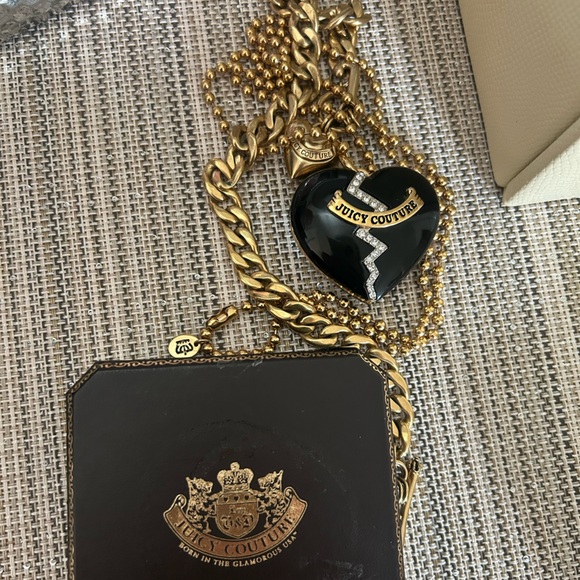 Vintage Juicy Couture Banner Puffy Gold Link Heart Necklace Y2K - Picture 10 of 10